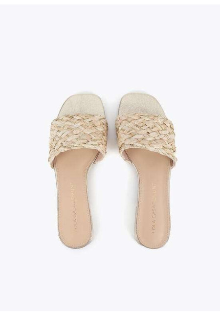 Sandalia plana en efecto rafia metalizada