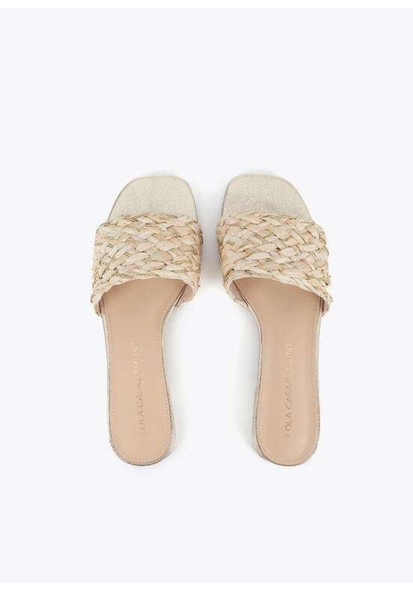 Sandalia plana en efecto rafia metalizada