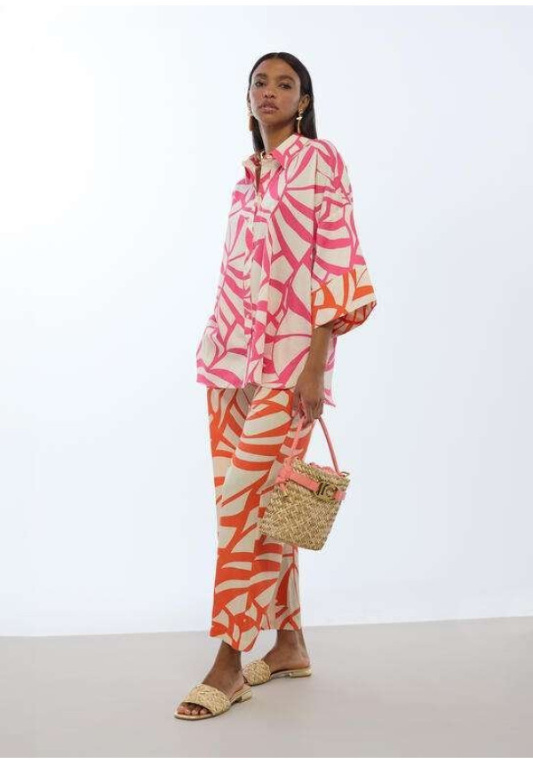 Bombonera con detalles de efecto piel