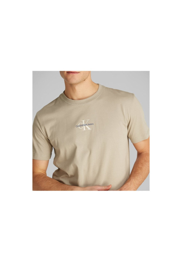 Camiseta con Monograma CK