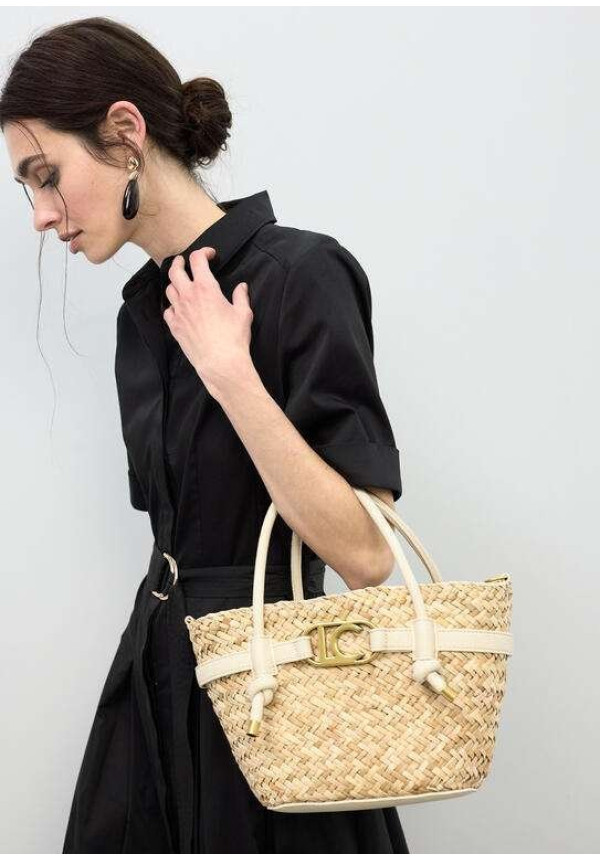 Mini capazo con asas y detalles de efecto piel