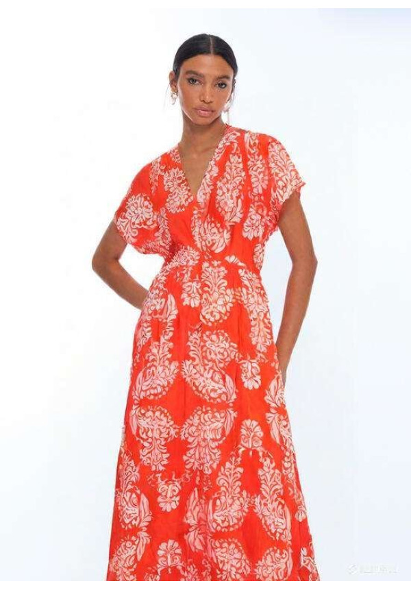 Vestido escote pico flores