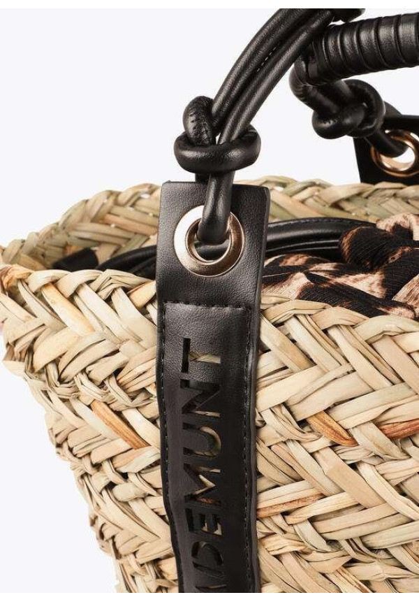 Mini capazo detalle asa logo troquelado